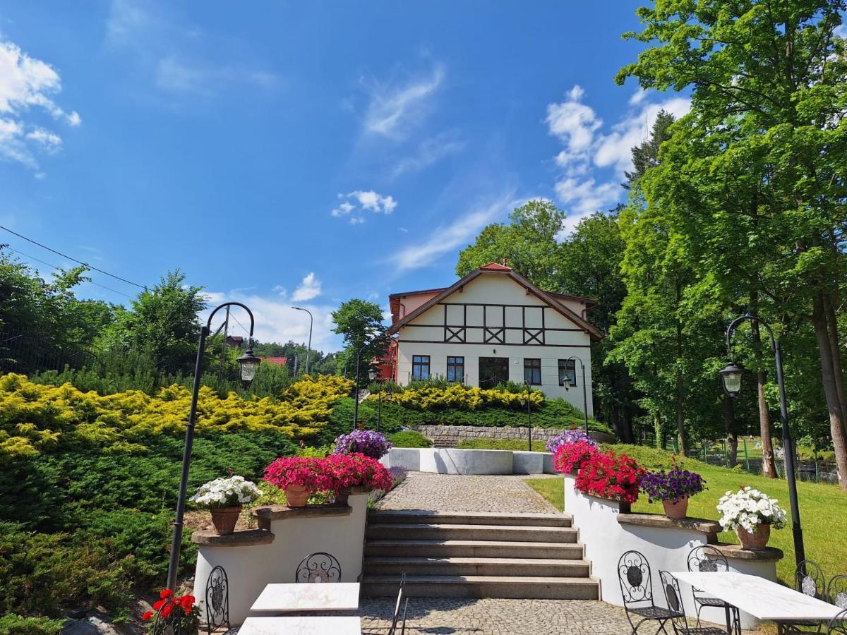 Pensjonat Petite Charlotta Jedlina-Zdroj Exterior foto